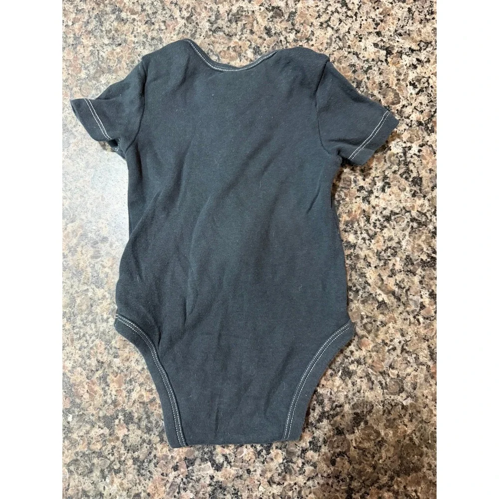Blume Baby Boy Bodysuit 6-9M Gray Short Sleeve with Attached Red Striped Tie